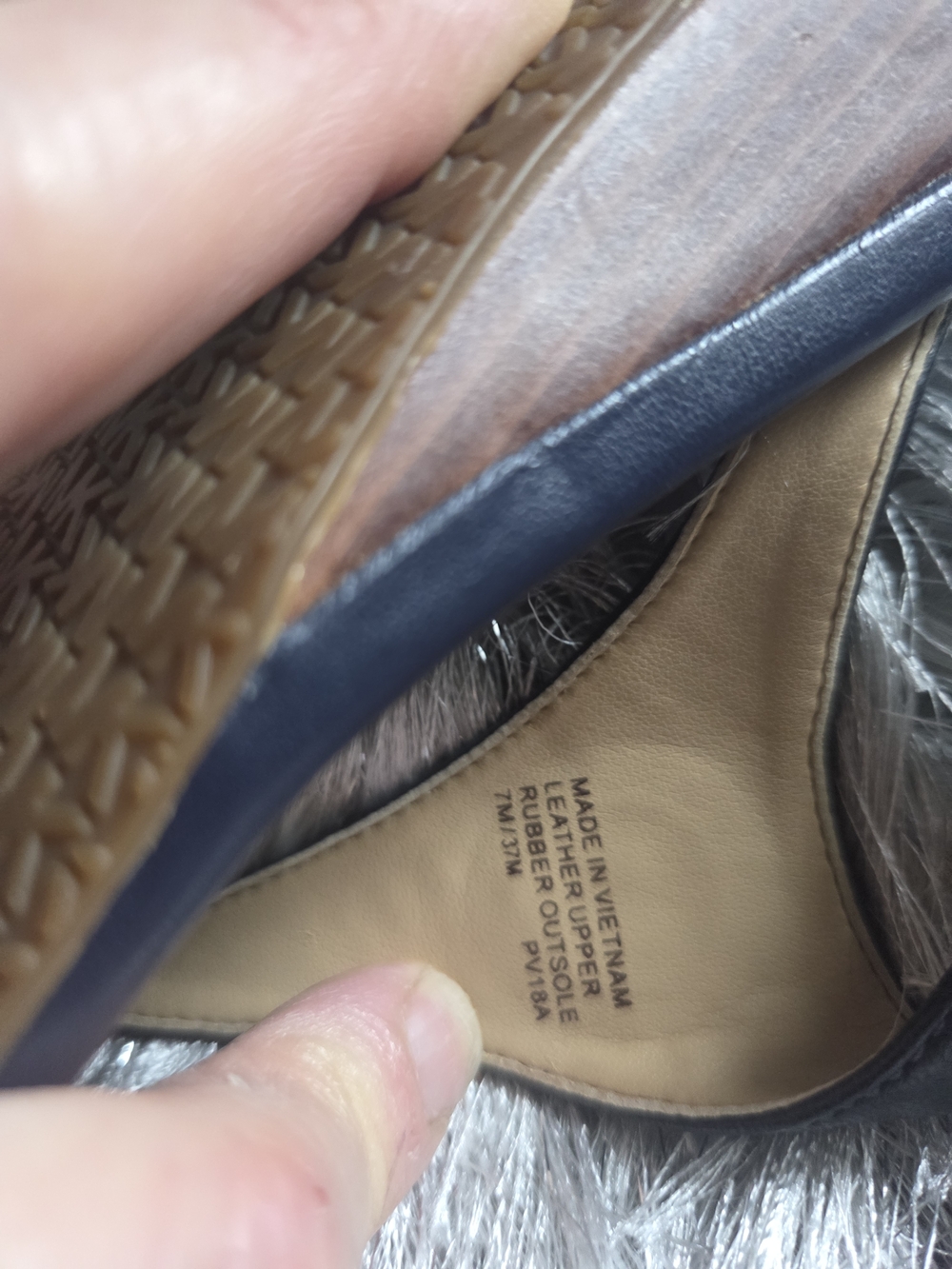 Michael Kors Navy Leather T-Strap Sandals - Picture 14 of 15